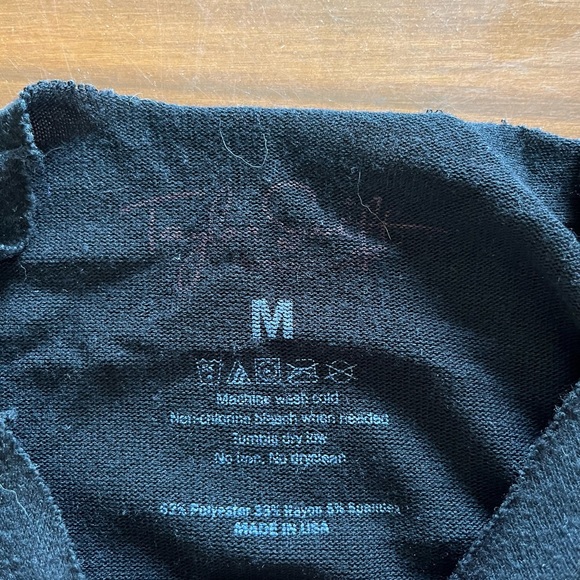 Taylor Swift Black RED Album Longsleeve - Picture 2 of 2